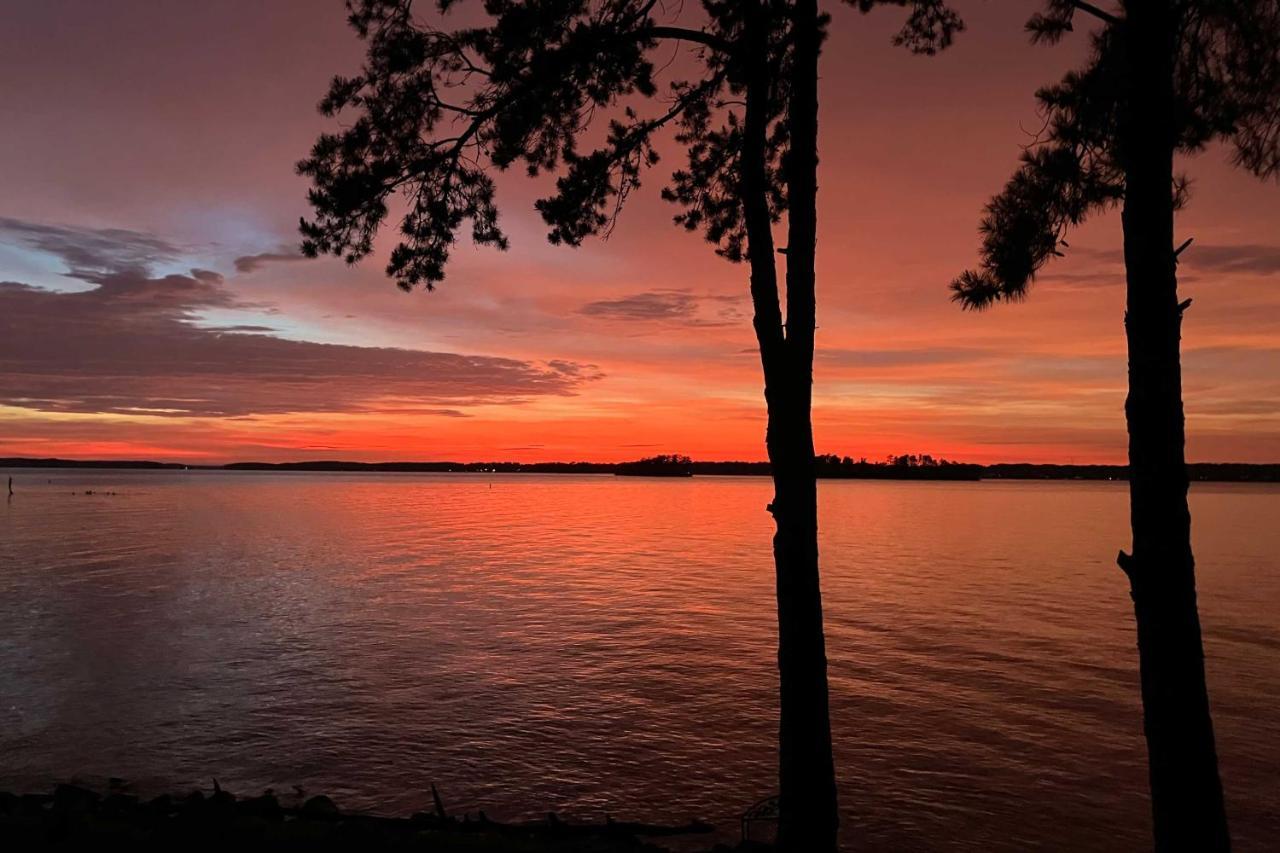Gilbert Lakefront Retreat With Private Dock! Hollywood Point Kültér fotó